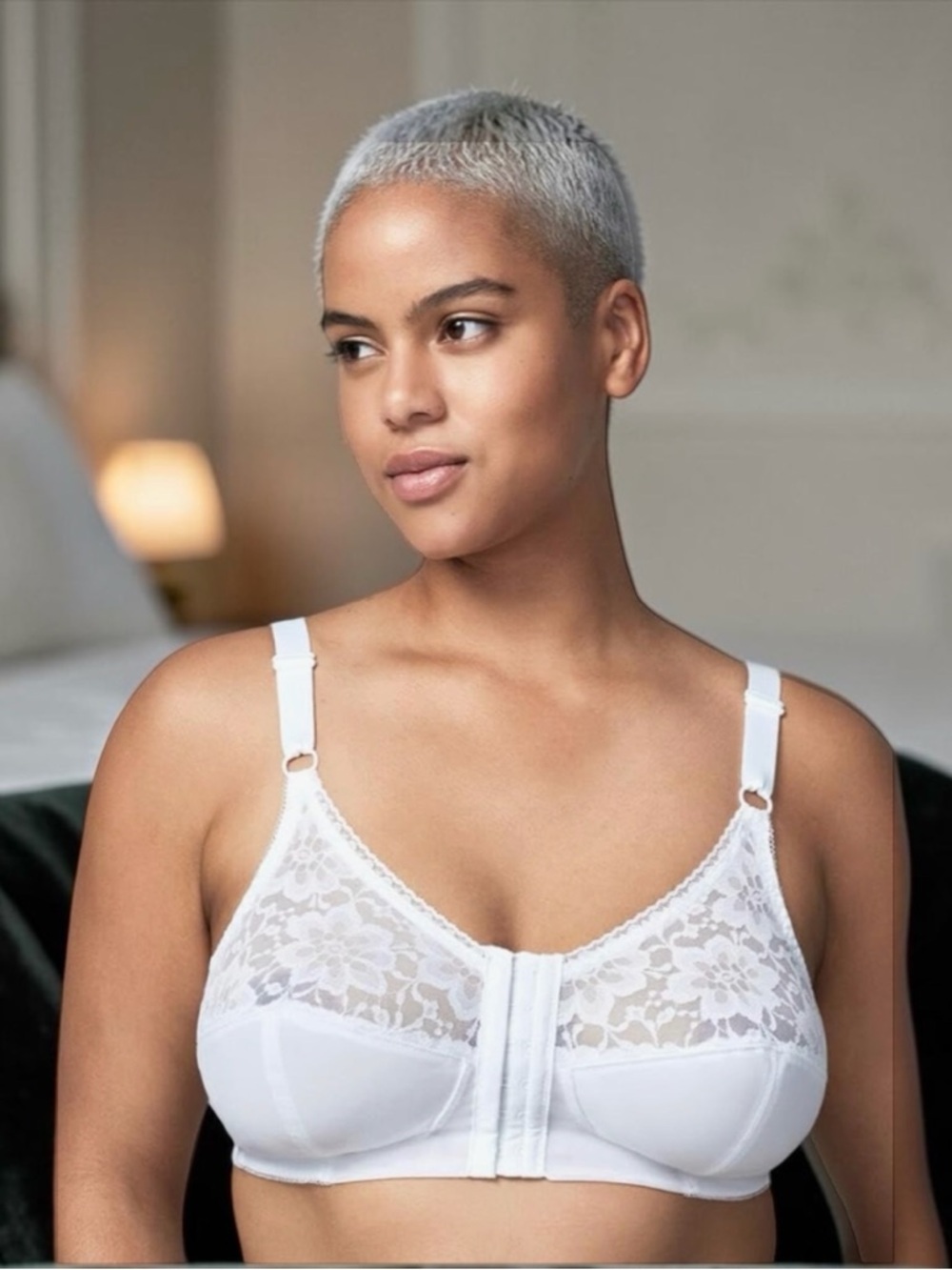 WonderBra, Front Closure Lace Bra, Full Figure Support, White, 46DD Plus Size